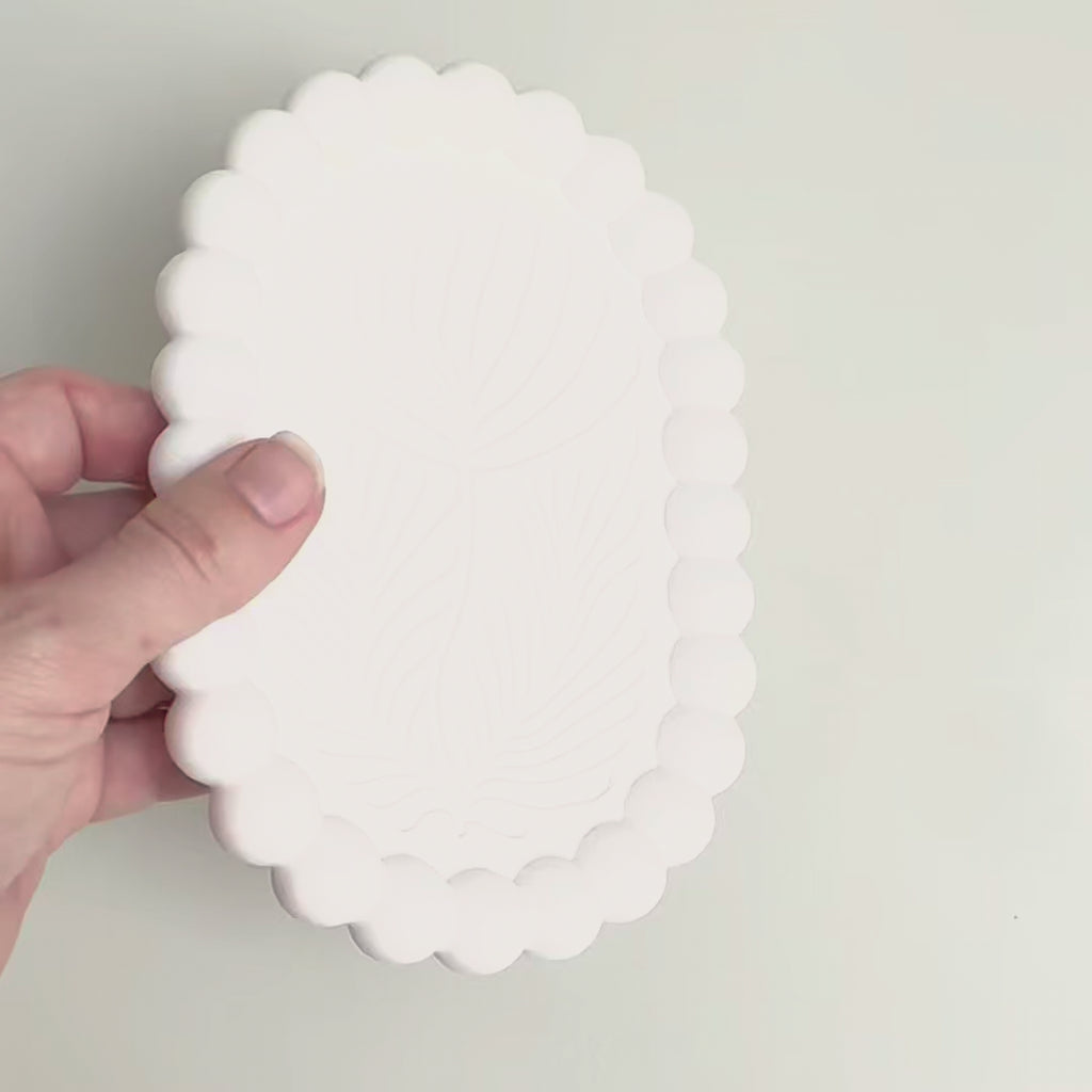Artisan flower oval bubble dish