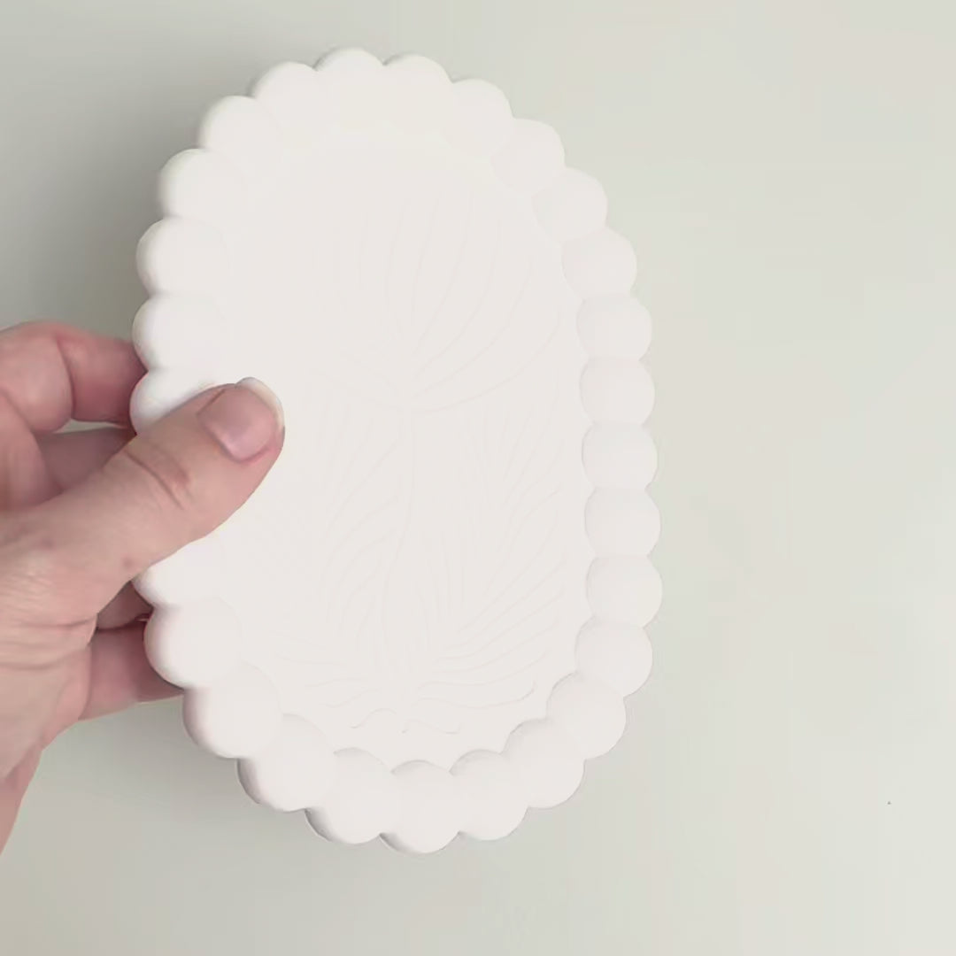 Artisan flower oval bubble dish