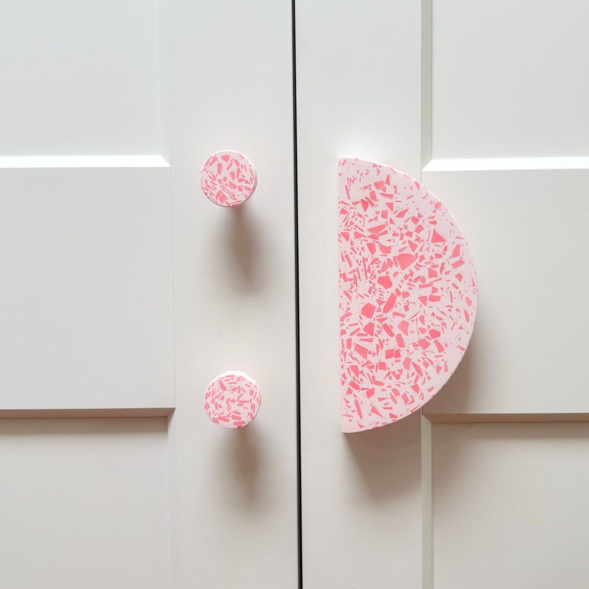 Double pink terrazzo knobs