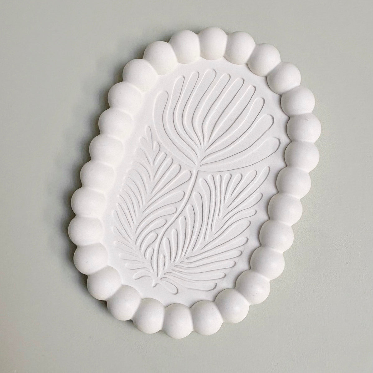 Artisan flower oval bubble dish